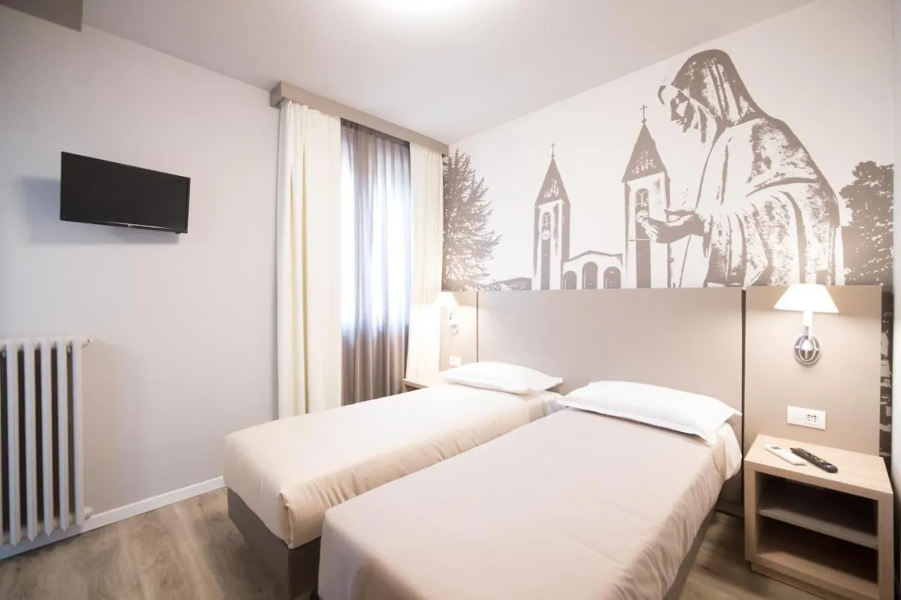 Al Santuario Di Fiorano Charming Hostel Fiorano Modenese