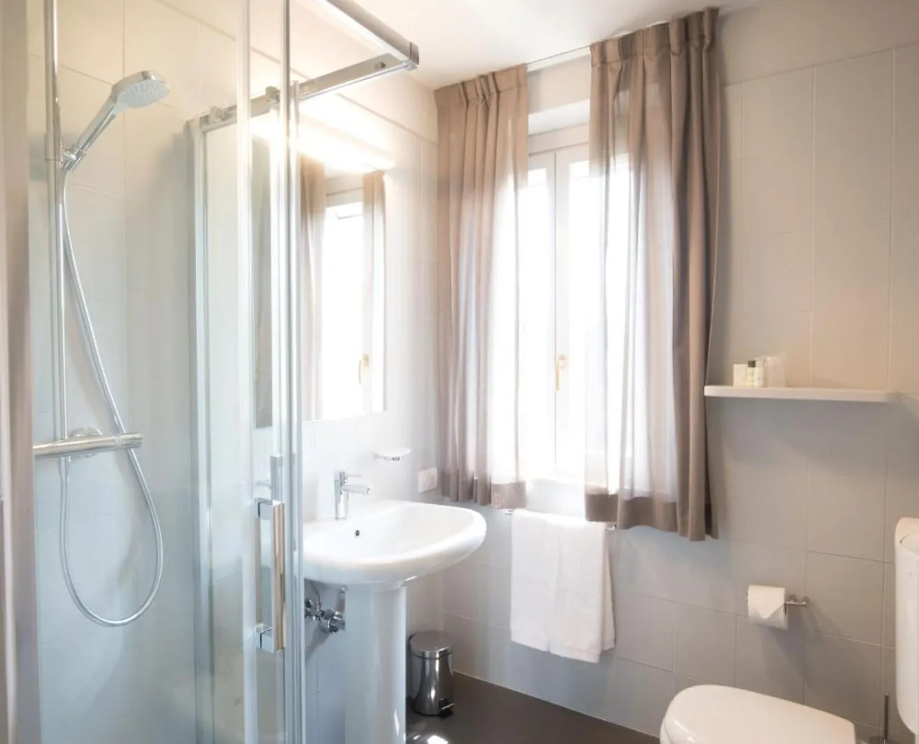 Al Santuario Di Fiorano Charming Hostel Fiorano Modenese